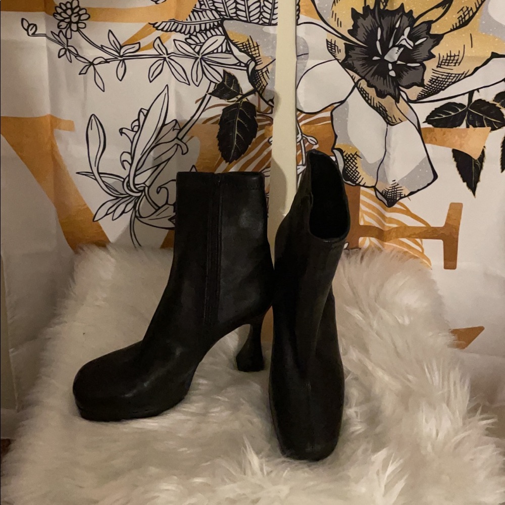 Jeffery Campbell great leather boots